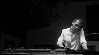 Serdar Ortaç & Dj Bilal   - MİKROP