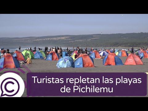 Turistas repletan las playas de Pichilemu