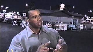 Kevin Levrone Meets Fans Before the 1999 Olympia