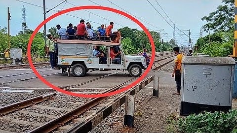 See The Lucky People : Agneebina Express Ran Beside The Stucked Small Truck