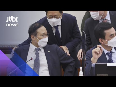 민주당 '과잉방어'…추 장관 옹호 과정서 잇따라 구설 / JTBC 아침&