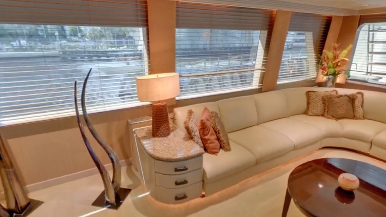 boat cruise in miami
