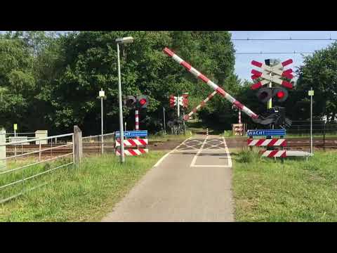 Spoorwegovergang Wijchen (Dutch railroad crossing)