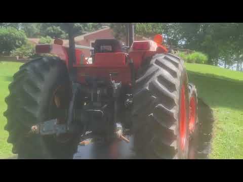 Kubota Tractor M9000