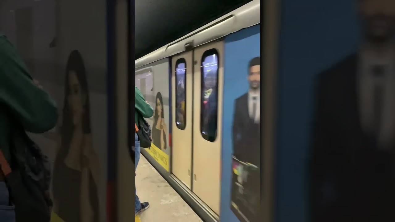 Rabindra Sadan metro!