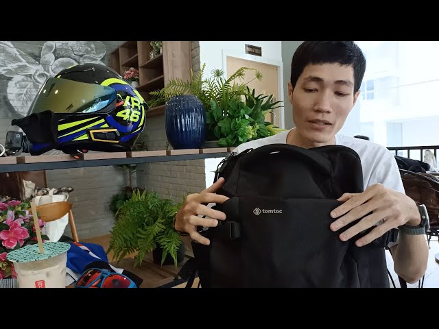 Trên tay balo TOMTOC Travel - Dung tích 40L, 15 ngăn, bền bỉ