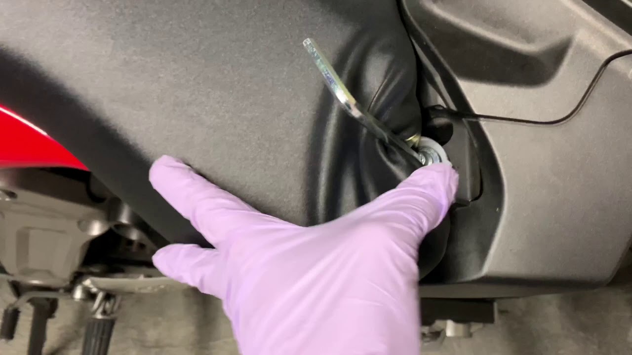 How to change the battery on a Yamaha FZ07 motorcycle