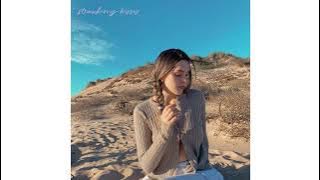 strawberry kisses (acoustic version) - Olivia Herdt