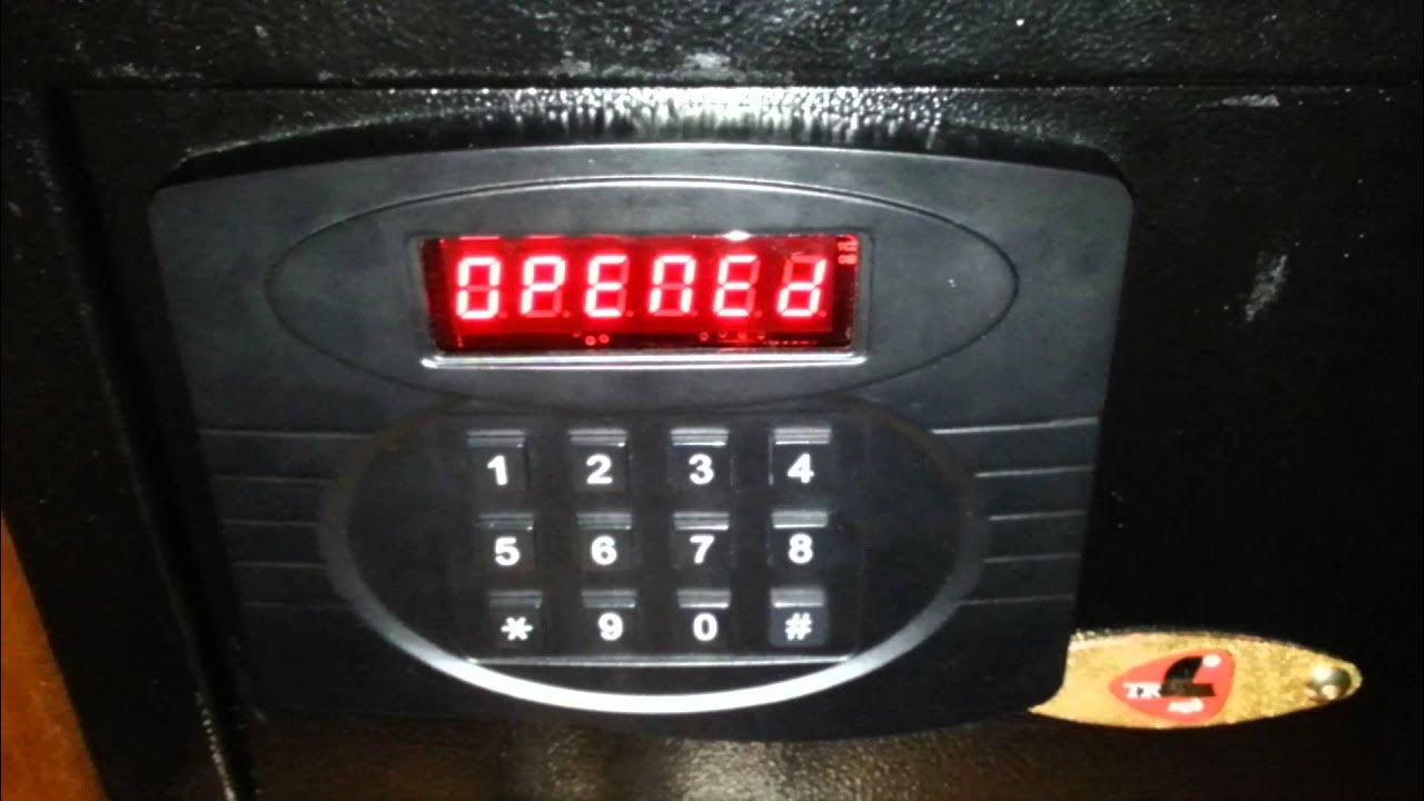 Заводской код сейфа. Стандартный код сейфа. Замок промет ps300. Сейф aiko с кодовым замком. Сейф с кодовым замком.