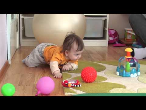 Video: Žaislai kūdikiams nuo 7 iki 12 mėnesių
