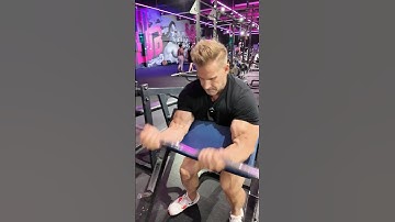 PREACHER VS SPIDER CURLS