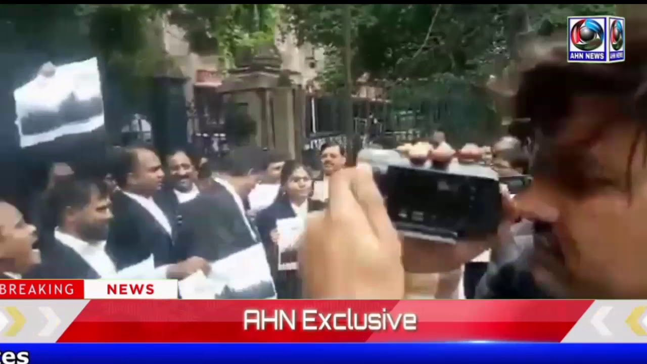 Advocates of Telangana highcourt boycotted duties protesting against the Transfer of a Senior judge