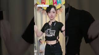 Live Xiaofeng 小风加载中 23.04.2025