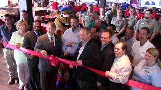 Councilmember Weinstein Cuts Ribbon at Glory Days Grill