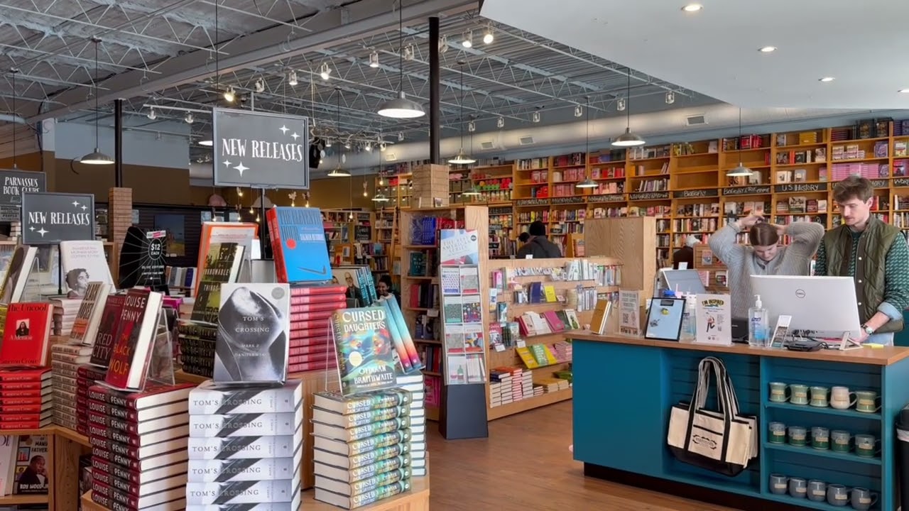 Independent Bookstores vs Amazon: What Indies Have That Amazon Doesn't