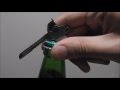 SWISS+TECH UTLI-KEY's  BOTTLE OPENER スイステック ユーティリキーの栓抜きで瓶を開ける