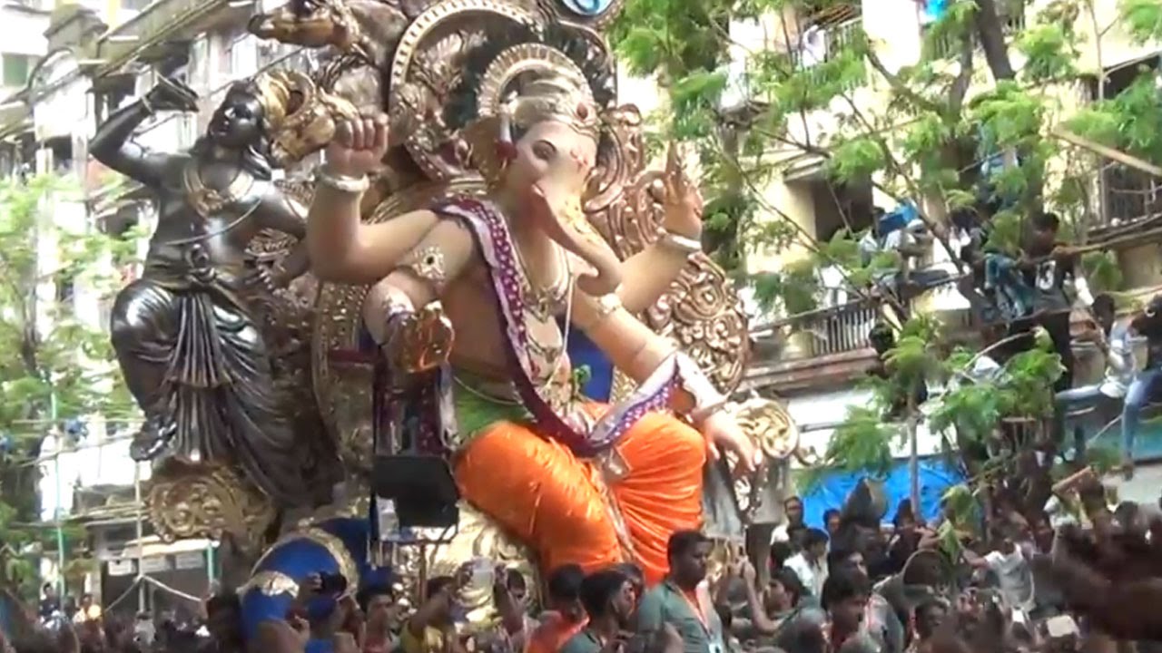 Lalbaug Beats on Jhingat at Chintamani Aagman Sohala 2016 - YouTube