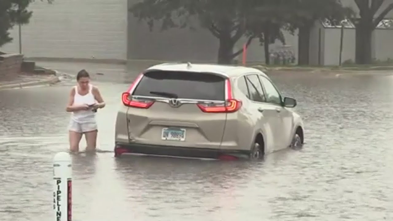 Flash floods leave drivers stranded in Schiller Park