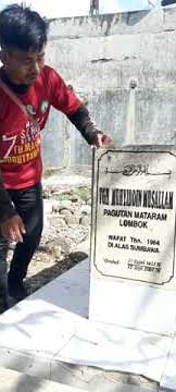 Makam Bapakx Tgh. Abhar Muhyiddin Pagutan