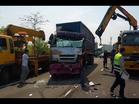 影╱國光客運高速公路車禍 疑大貨車肇事