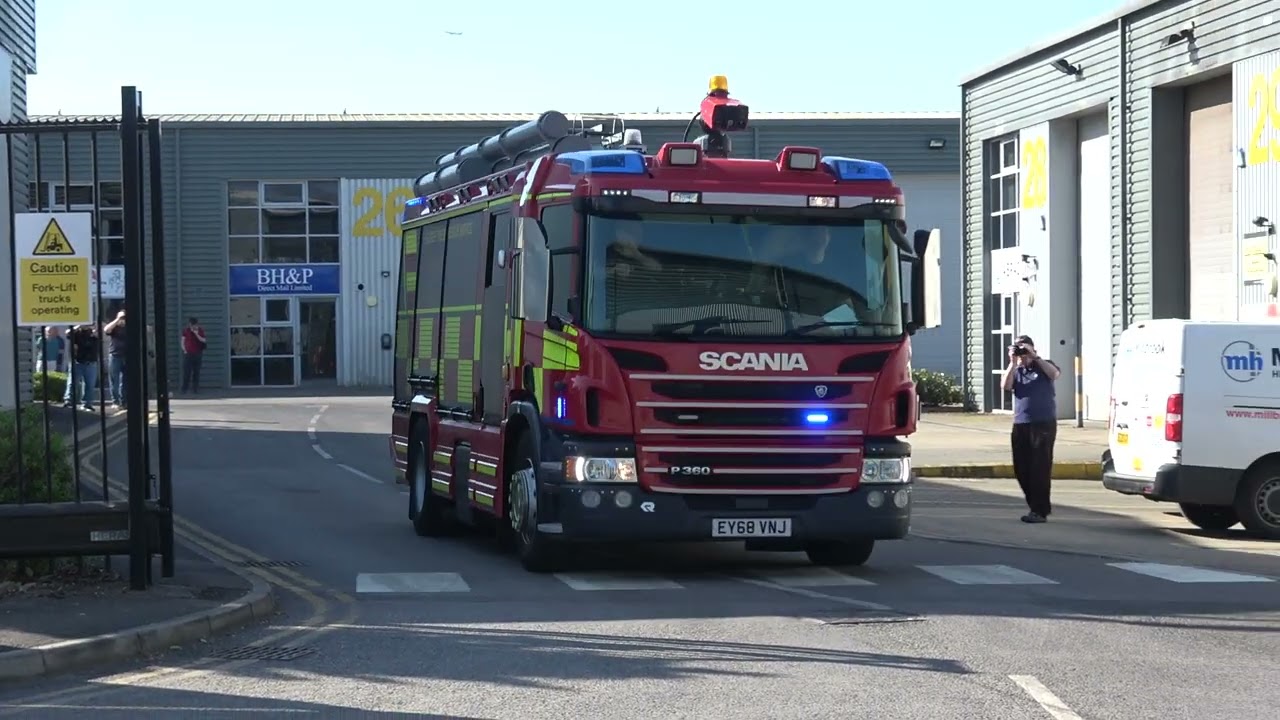 Surrey Fire Rescue Service Station Salfords Fire Engine Responding Surrey Fire Rescue Service Station Salfords Fire Engine Responding