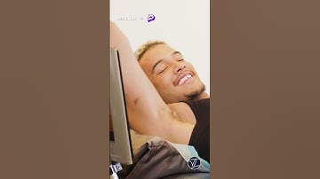 Jeremy Sochan did what on an airplane before a game?