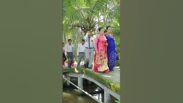 Đám cưới: Rước dâu qua cầu ở quê miền tây