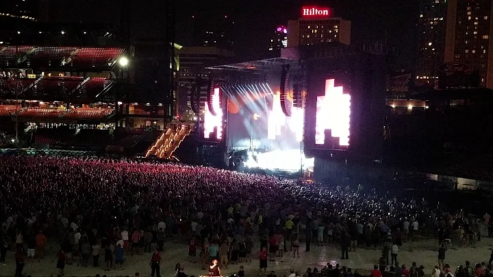 Billy Joel - You May Be Right / Live at Busch Stad...