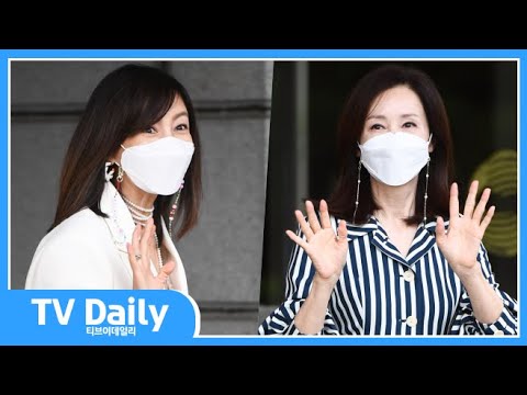 전인화(<strong>JEON</strong> <strong>IN</strong> HWA)-황신혜(Hwang Shin Hye) ‘방부제 미모를 뽐내며 퇴근길도 우아하게~’