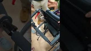 特殊輪椅折疊技巧-1060812黃仁章 手推輪椅的構造簡介及維修