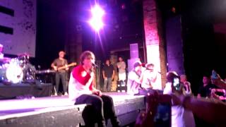 Semi-Charmed Life Intimate Clip (Live) - Emblem3