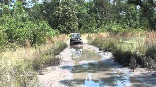 Jeep playing in the mud 2.m2ts