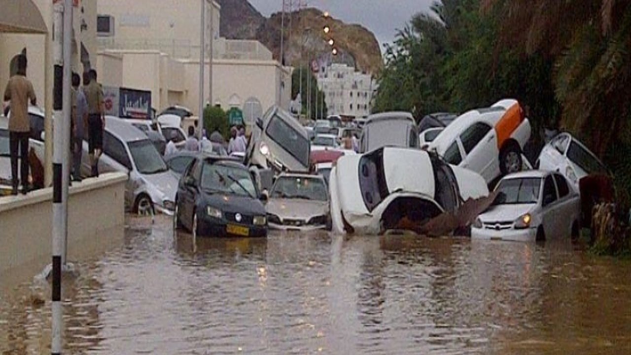 Heavy winds and massive rains in Muscat, Oman!!! Cyclone Shaheen 2021