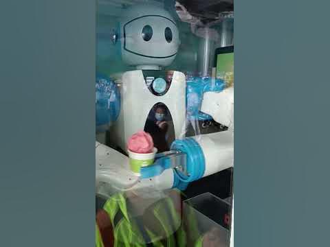Робот делает Мороженое в пекинском океанариуме - YouTube
