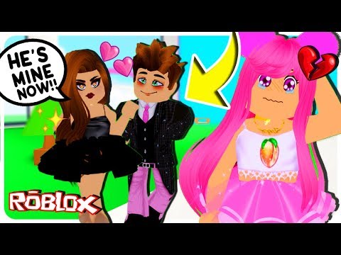 My Date Left Me At The School Dance For Another Girl Royale High Roblox Roleplay Youtube - my prom date left me for another girl roblox royale high roblox roleplay