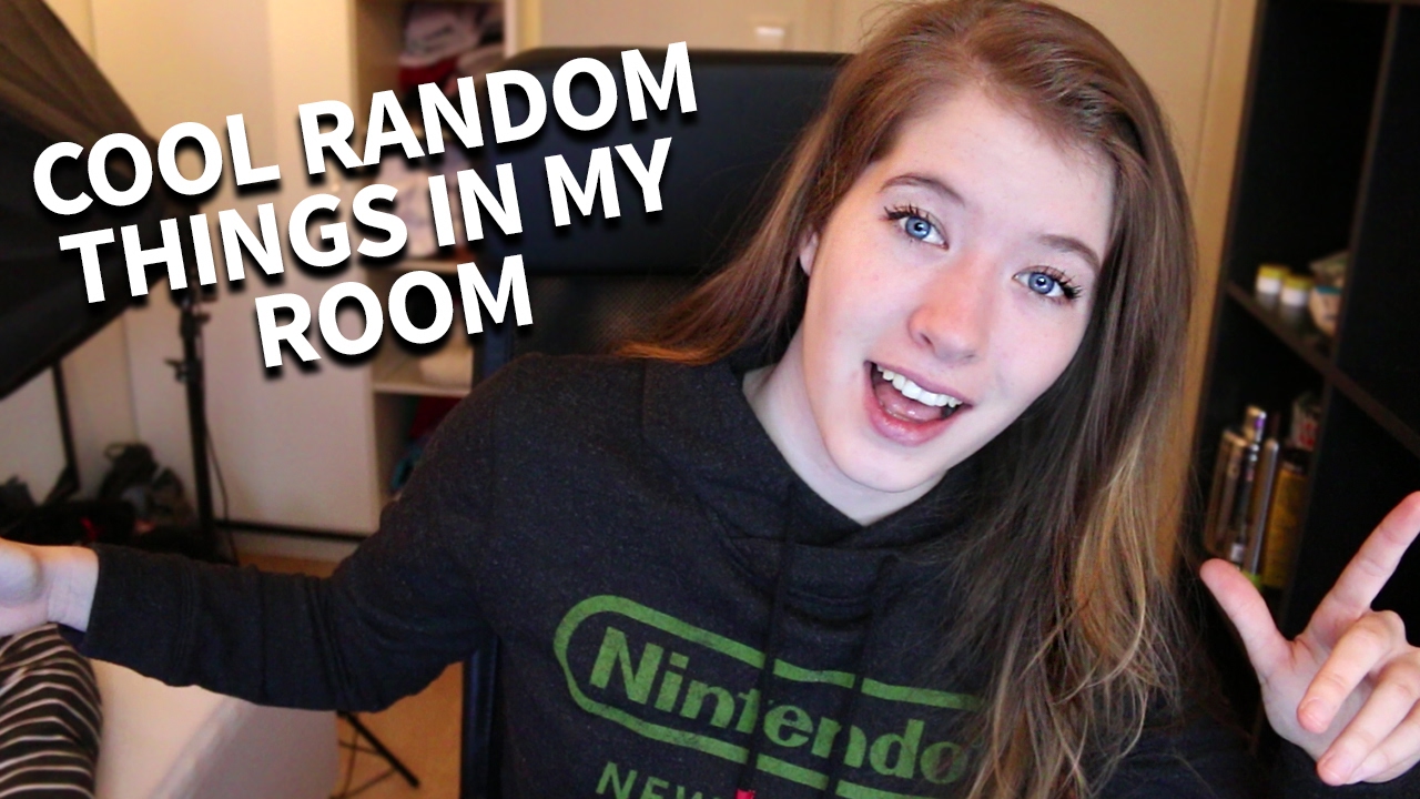 RANDOM THINGS IN MY ROOM | Sunny - YouTube
