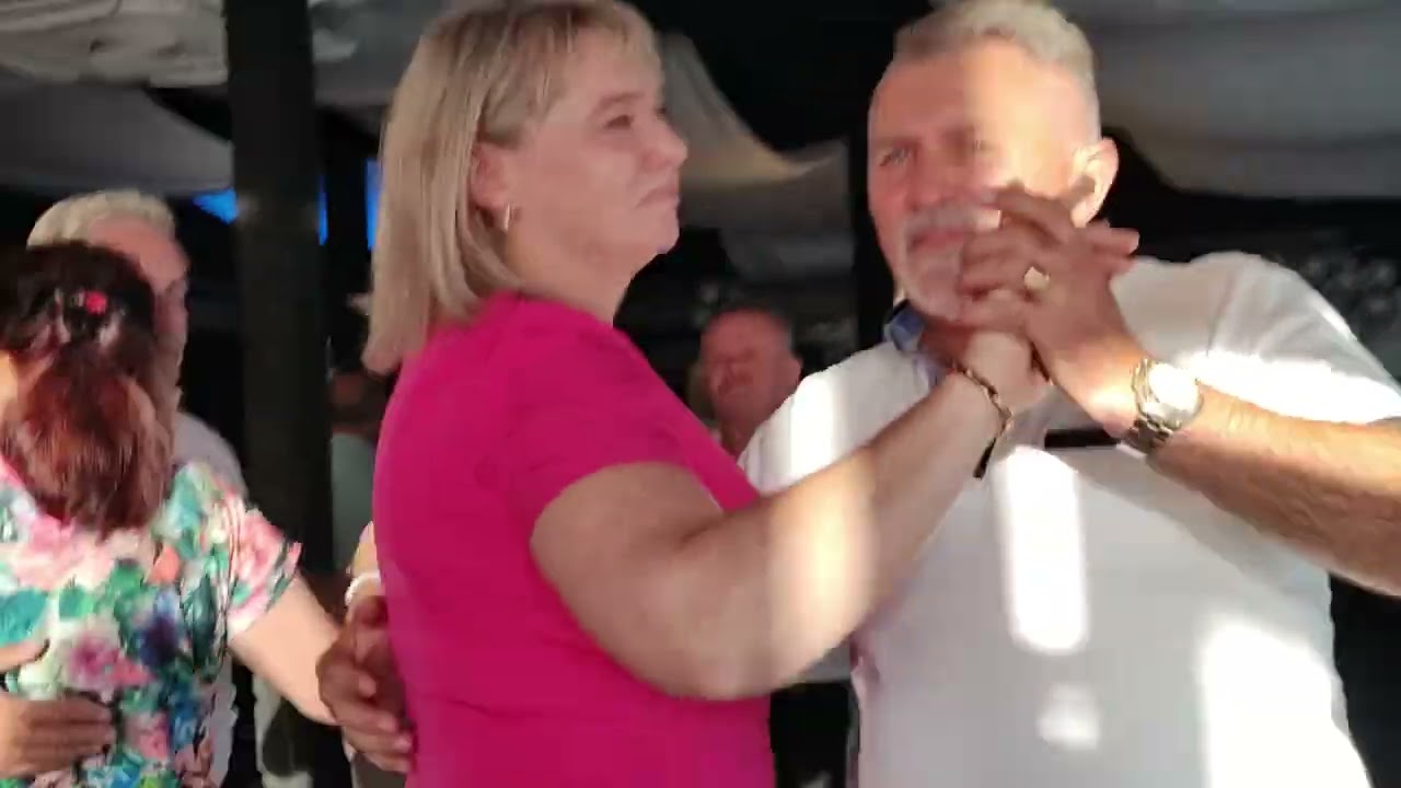 30 sierpnia 2025 Zbyszek z ŻONĄ szaleje na parkiecie w TACZOWIE z Kapelą Zbigniewa Ciechowicza 