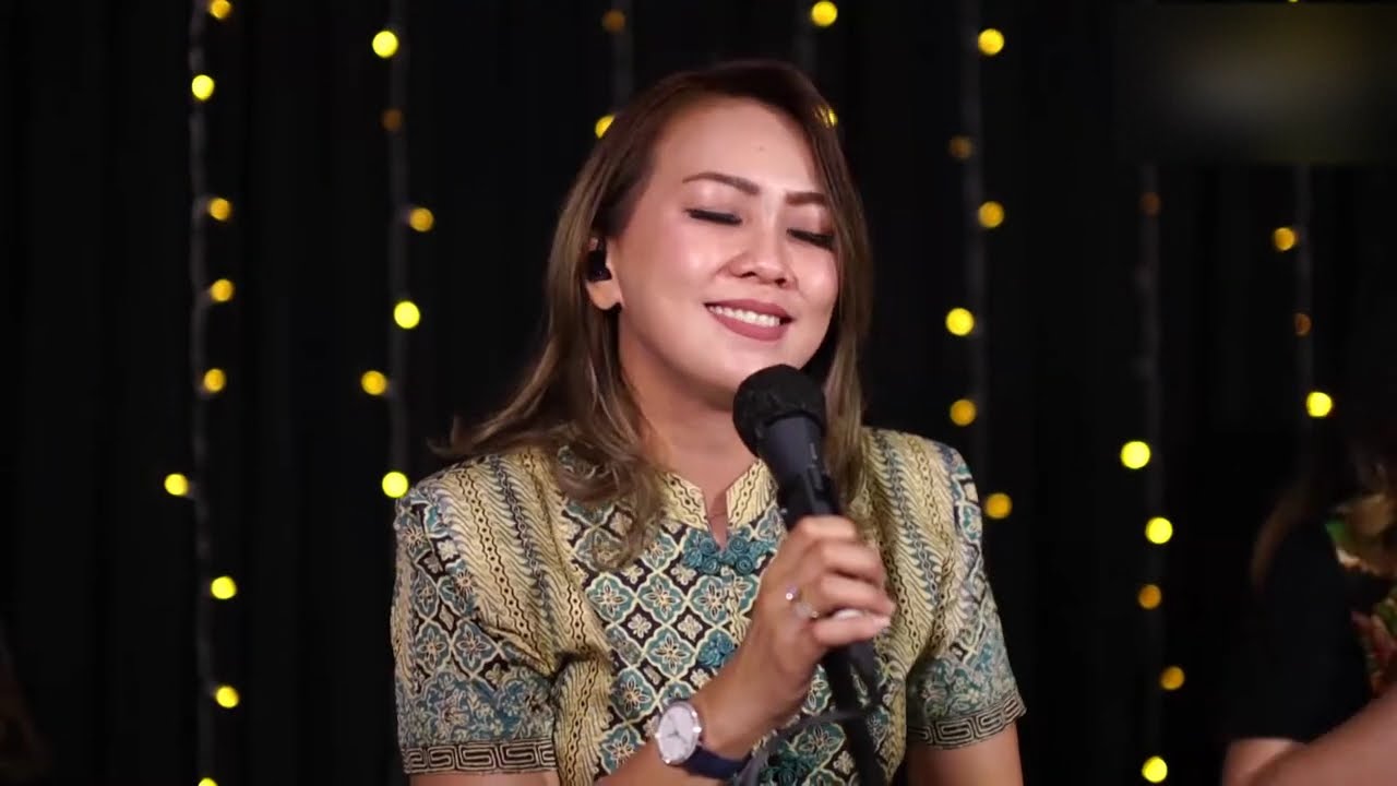 Roh Kudus Hadir Disini - Mengalirlah Kuasa Roh Kudus | Glady Febe Tuwoh & Tika Krisna