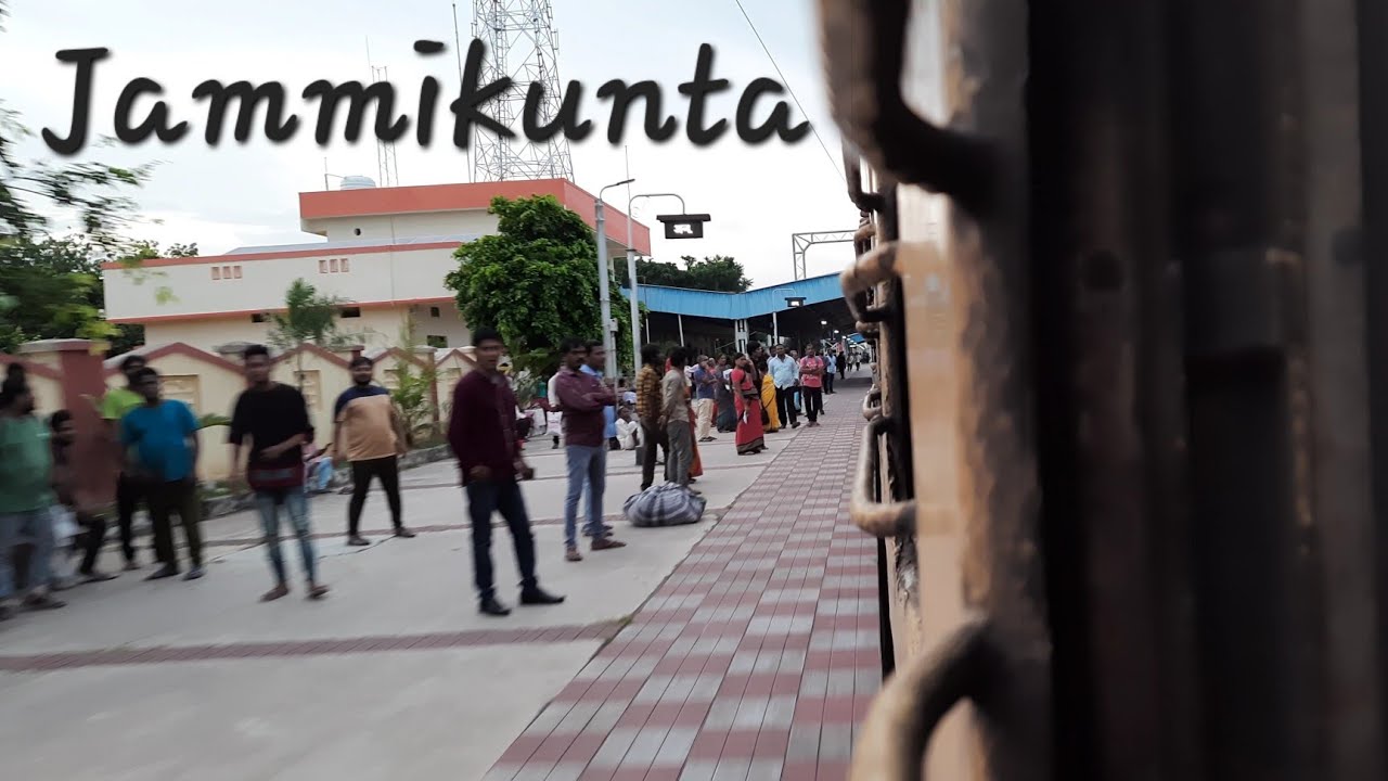 Andaman Express Enters Jammikunta Railway Station || INDIAN RAILWAYS