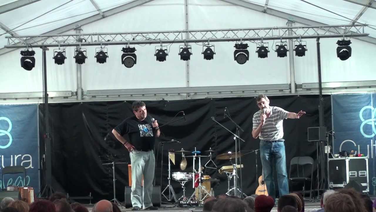 Bieito Lobariñas e Suso de Xornes na presentación de Uxía nos Xardíns