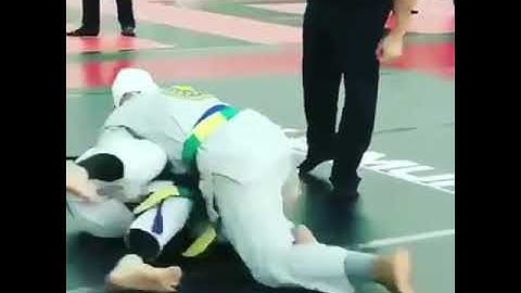 Brutal Loop Choke Puts Opponent To Sleep At A Local Jiu-Jitsu Tournament