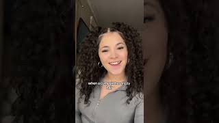 love/hate relationship w/frizz😂 #hairtok #curlyhair #hairtype #hair #haircare #hairstyle