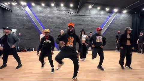 RoRo Master Class teaching O