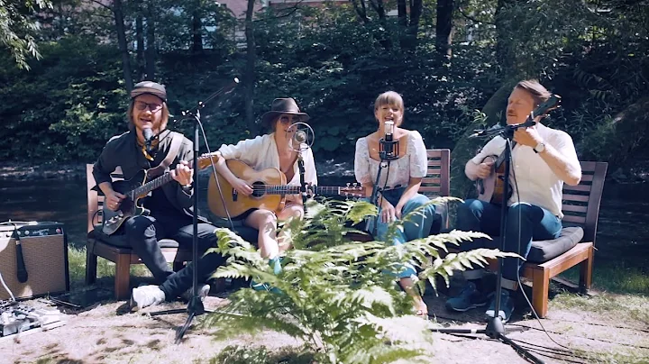 Friday Sessions #56 // "Sweet Sumer Lovin'" (Dolly...