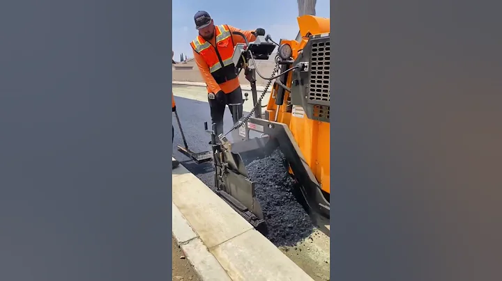 Day in the life 🎥: @moedevelops #asphalt #construction #paving