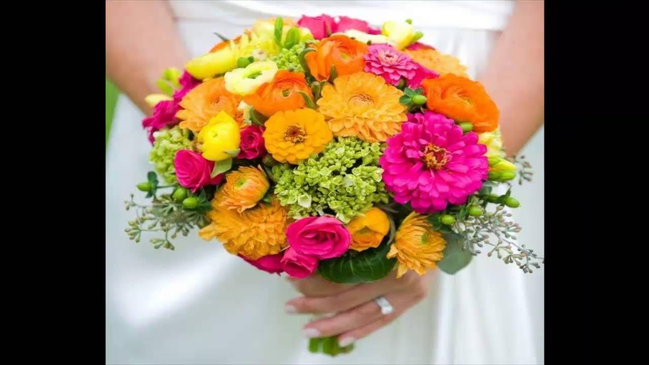 Бархатцы цинии букет. Цветы цинии букет. Цинии букет на 1 сентября. Букет из циний георгинов и астр. Букет астры и цинии.