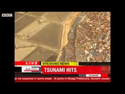 Tsunami hits Japan after large earthquake (By mahe...