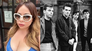 I LOVE HIS VOICE! FIRST TIME HEARING THE SMITHS - THERE IS A LIGHT THAT NEVER GOES OUT - REACTION