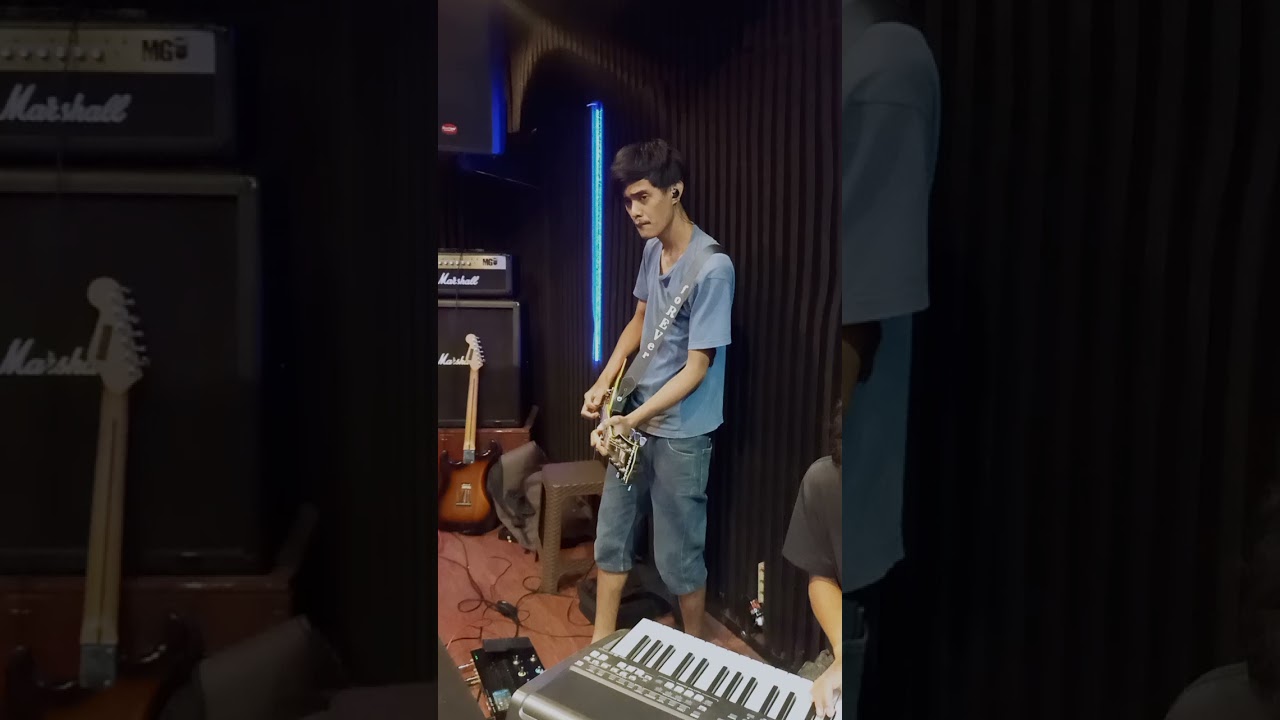 Sunshine on The Hill - Vanessa (jamming session) 