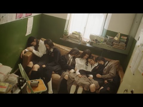 뉴진스 &amp;#39;Ditto&amp;#39; <strong>뮤비</strong> 표절 <strong>논란</strong>?…웃음 자아낸 감독의 해명 / 비디오머그 #Shorts